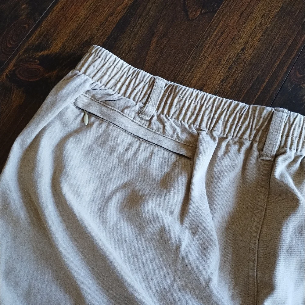 U. S. Apparel khaki Shorts, Size 40